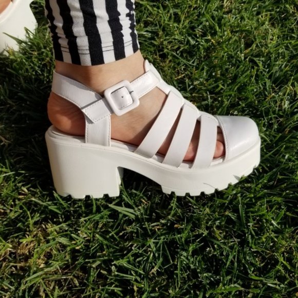 Close Toe White 90's Grunge Look Chunky Shoes - Picture 4 of 8